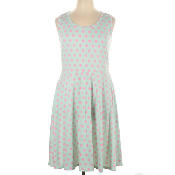 Beautiful Polka dots  Nicki dress in mint green - Picture 1 of 2